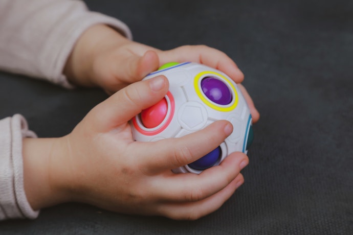 Fidgets Toys Pequenos São os Mais Indicados para Crianças Até 6 Anos