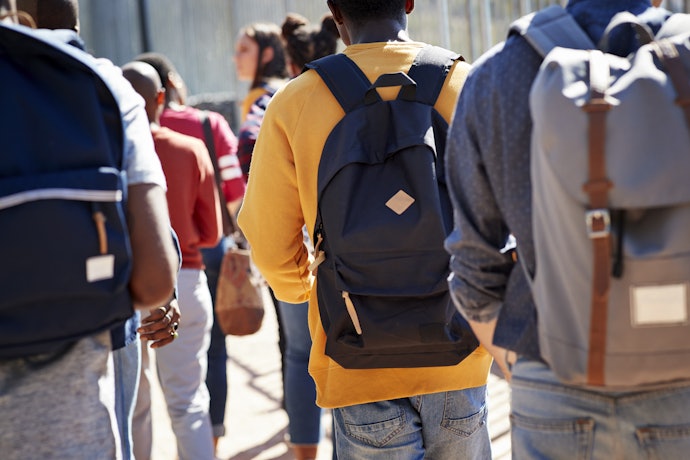 Considere o Peso da Mochila para Evitar Problemas na Coluna