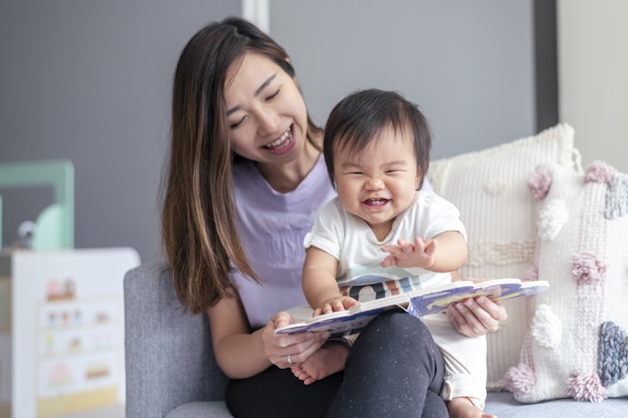 Para Garantir a Segurança, Prefira Livros para Bebê Feitos com Material Resistente