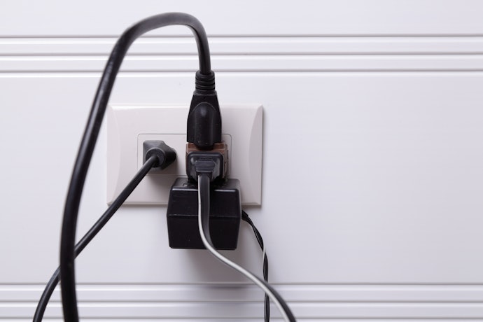 Escolha Sempre Adaptadores Certificados pelo Inmetro