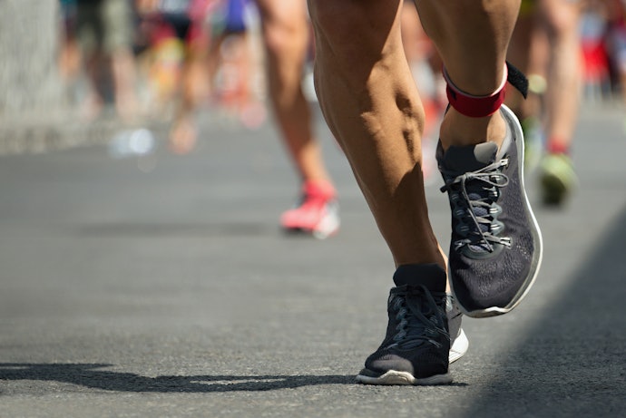Para Melhor Respirabilidade, Considere Tênis de Maratona com Cabedais de Mesh ou Knit