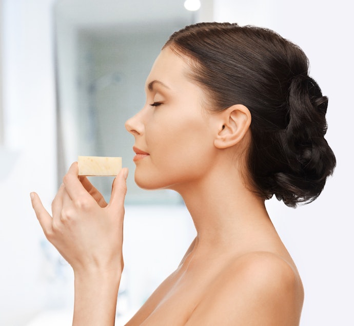 Para um Maior Bem-Estar, Escolha Sabonetes em Barra com Fragrâncias de Óleos Essenciais, como Lavanda