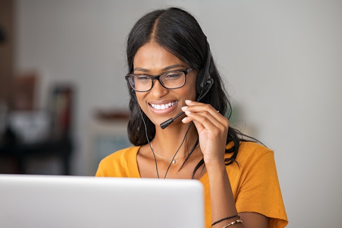Verifique a Sensibilidade do Microfone para Evitar Problemas de Comunicação