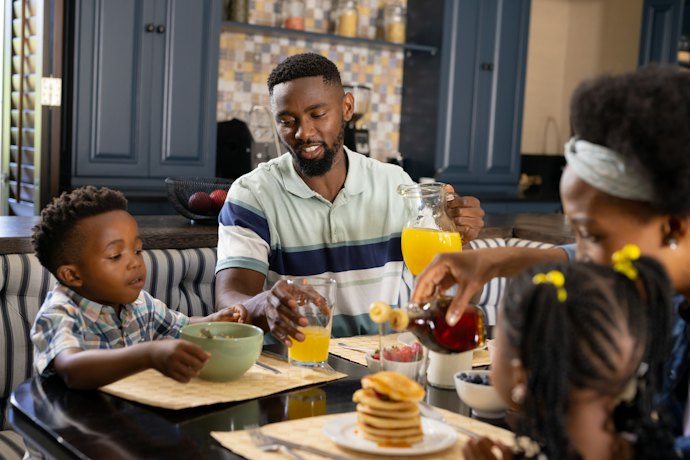 Para Servir Toda a Família, Prefira um Espremedor de Laranja de 1 L ou Mais