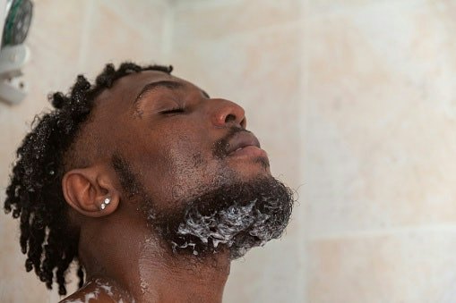 Para Cobrir Brancos ou Realçar a Cor Natural, Opte por Fórmulas da Cor do Seu Cabelo