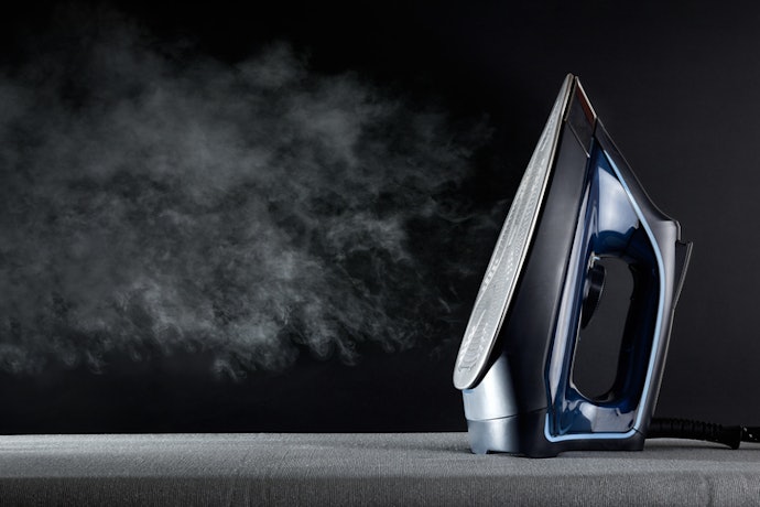 Para Aquecer Mais Rápido e Passar Muitas Roupas, Escolha um Ferro a Vapor com 1200 W ou Mais