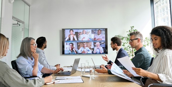 Para Captar Grupos ou Cenários Amplos, Prefira Webcams com Campo de Visão de 90° ou Mais