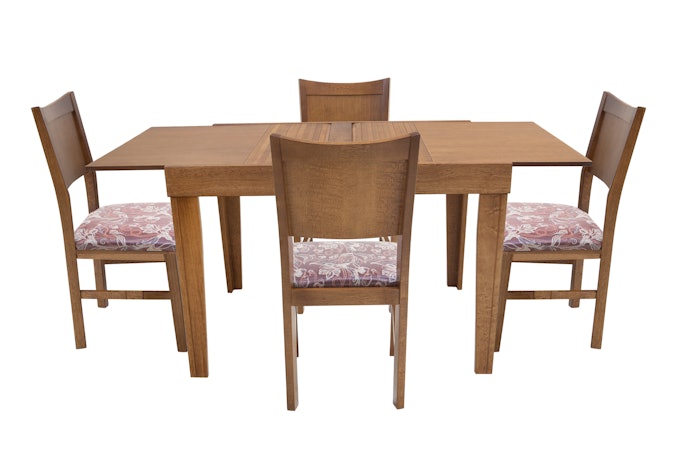 Para Economizar, Escolha uma Mesa Extensível com Cadeiras