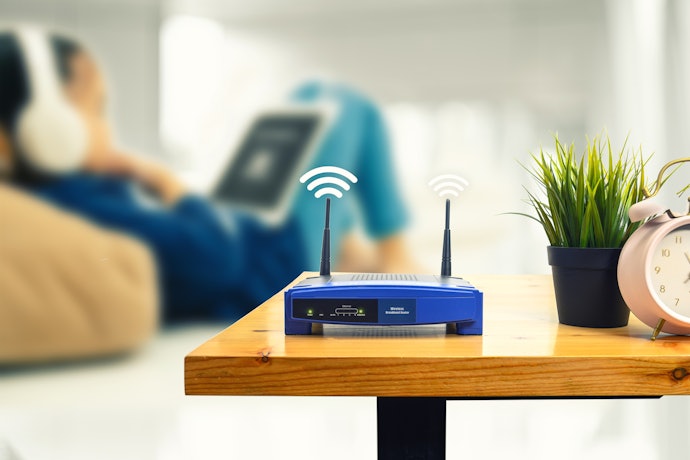 Dual-Band ou Tri-Band: Escolha a Frequência Certa para Evitar Interferências