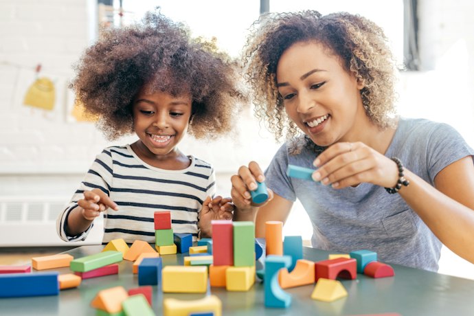 Para Crianças no Espectro Autista, Prefira Materiais Sensorialmente Seguros e Previsíveis