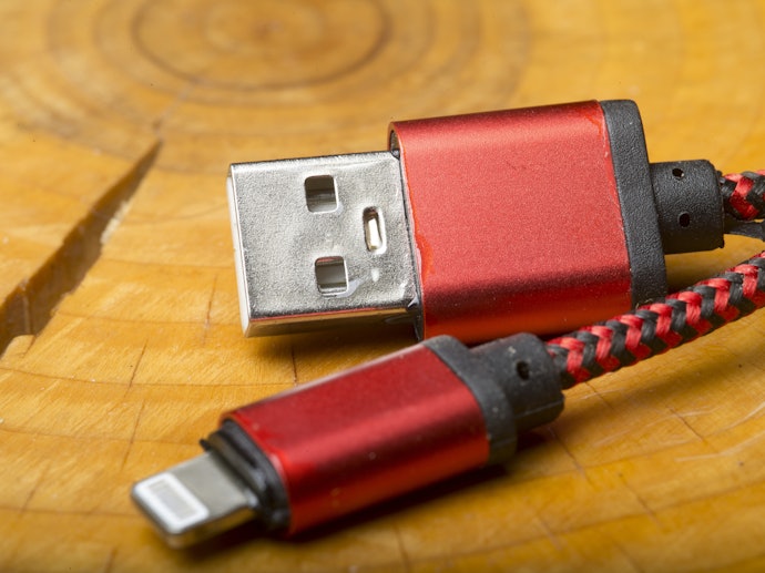 Cabo Lightning USB-C ou USB-A? Confira o Tipo de Conector