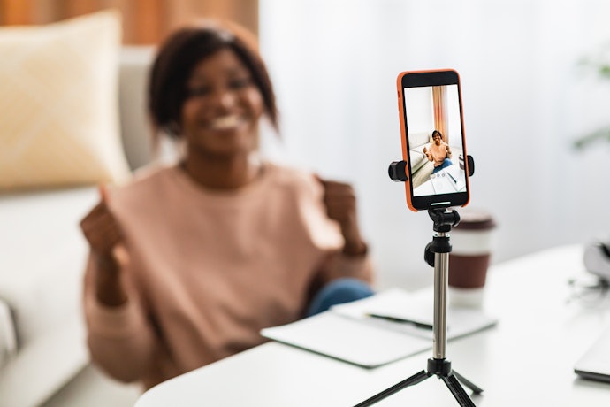 Para Vídeos e Fotos na Vertical, Confira as Posições que o Tripé para Celular Permite