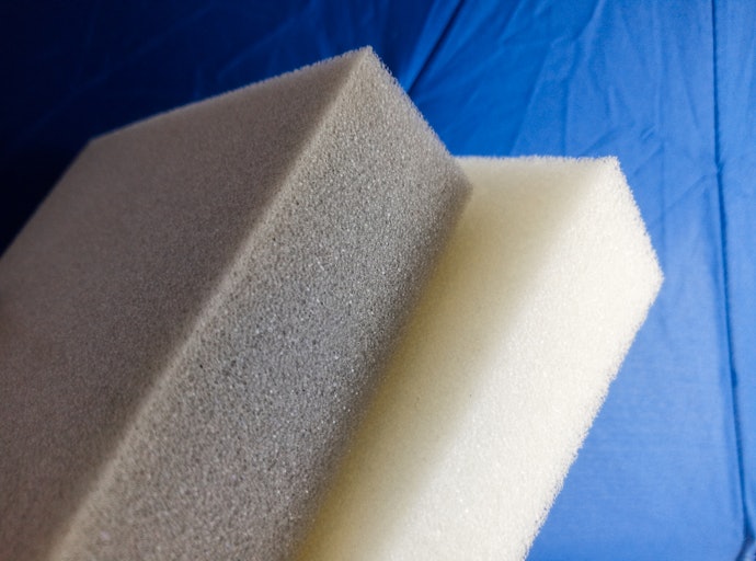 Para Aliar Suporte e Conforto, Verifique a Densidade do Travesseiro Triangular