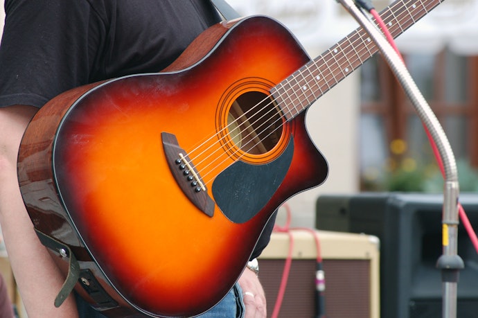 Violão Acústico, Elétrico ou TransAcoustic? Escolha de Acordo com o Tipo de Amplificação