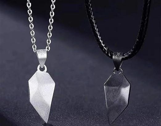 Colar da Amizade Masculino? Escolha Símbolos como Peças Geométricas ou Âncoras