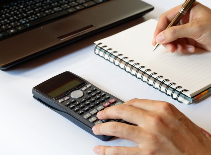 Veja o Tamanho da Calculadora e Teclas, para Melhor Visualização de Letras e Números