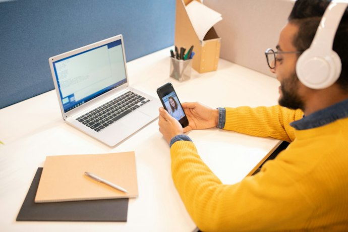 Para Alternar entre Notebook e Celular sem Reconectar, Escolha Modelos com Bluetooth Multiponto