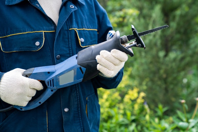 Para Manusear e Transportar com Facilidade, Prefira Serras Sabre de Até 3 kg