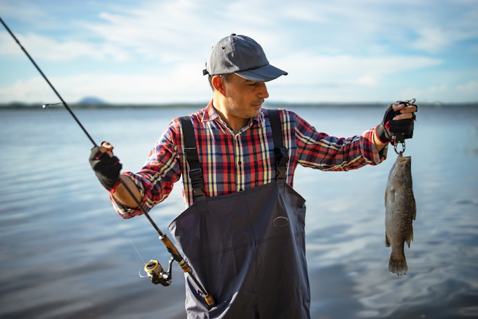 Opte por um Alicate Pega-Peixe com Balança para Saber o Peso do Peixe que Pescou