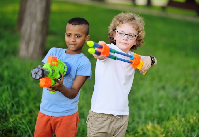 Existem Várias Linhas de Armas Nerf, Escolha a Ideal