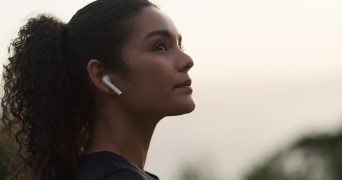 Para uma Experiência Mais Personalizada, Escolha Fones com Aplicativos e Assistente Virtual