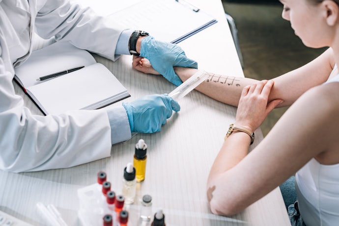 Quem é Alérgico ou Tem Pele Sensível Deve Buscar Produtos Dermatologicamente Testados