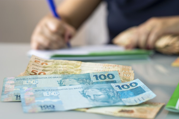 Livros de Autores Brasileiros Tendem a Ser Mais Próximos à Sua Realidade