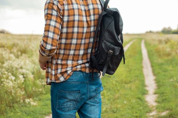 Mochilas de Couro Marrom e Preto São as Mais Populares, Escolha Conforme o Seu Estilo