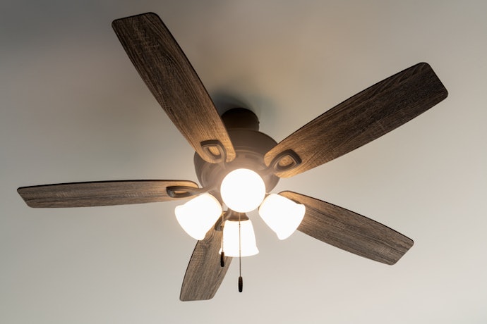 Se Gosta de Decoração Rústica ou Clássica, Escolha Ventilador com Pás de Madeira