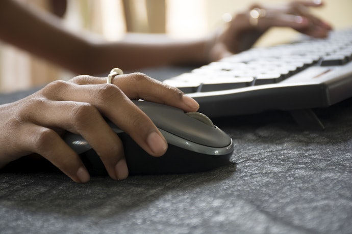 Mouses com Tecnologia BlueTrack Funcionam em Qualquer Superfície
