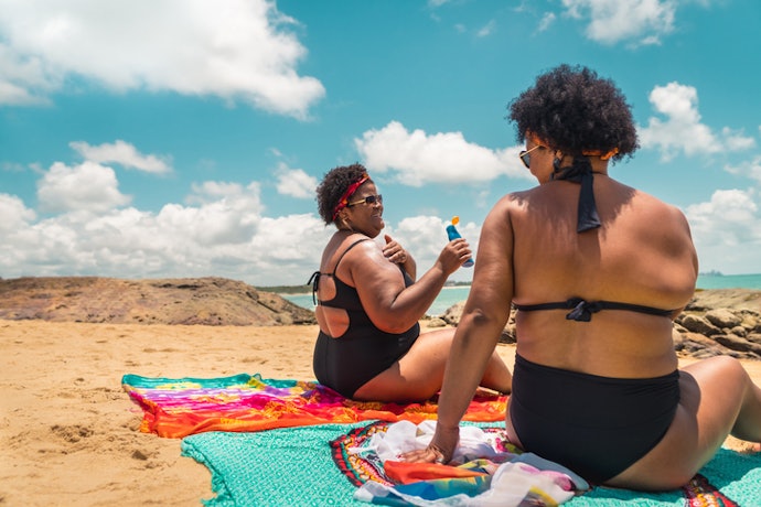 Para Dias de Praia e Piscina, Confira na Embalagem se o Protetor é Resistente à Água