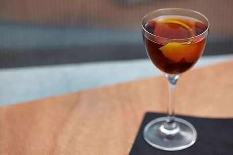 Para Degustação Prefira Consumir em Pequenos Goles