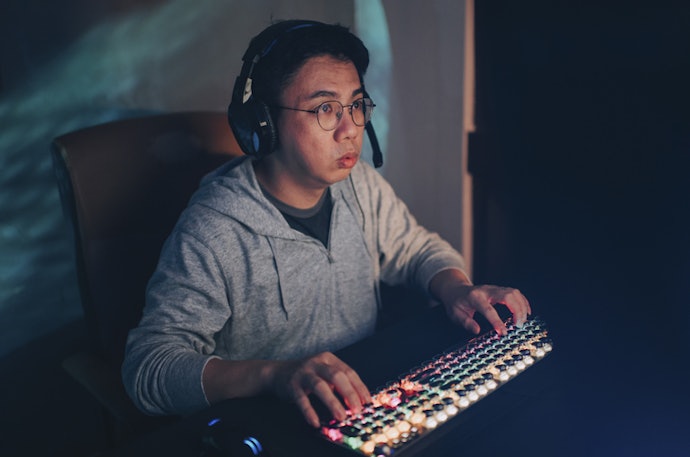 Quer Programar Comandos Específicos? Aposte em um Teclado Gamer Barato com Teclas Macro