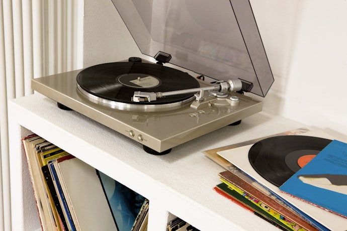 Recursos Extras: Opte por Modelos com Rádio e Toca-CDs para Todas as Mídias