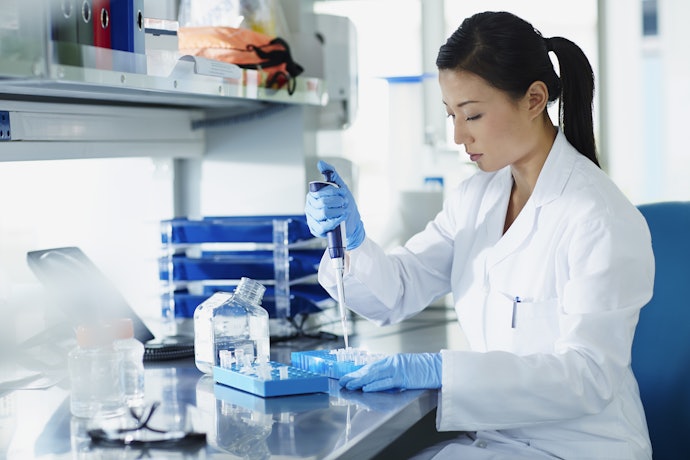 Para um Uso Mais Seguro, Prefira Fórmulas Testadas Dermatologicamente e Livres de Álcool
