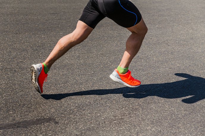 Quer Passadas Mais Confortáveis? Prefira um Tênis para Corrida Masculino Barato com Drop Alto
