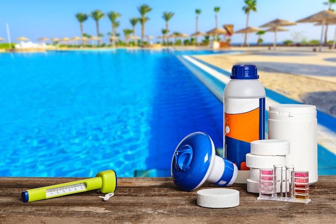 Para Piscinas com Muita Incidência Solar, Prefira Usar Cloros Estabilizados