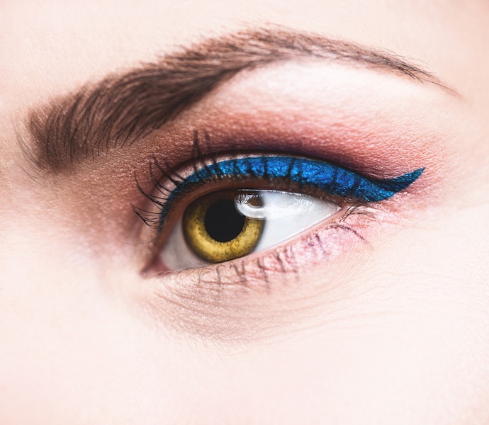Use o Delineador Marrom para uma Make Mais Natural e o Preto para uma Make Mais Destacada