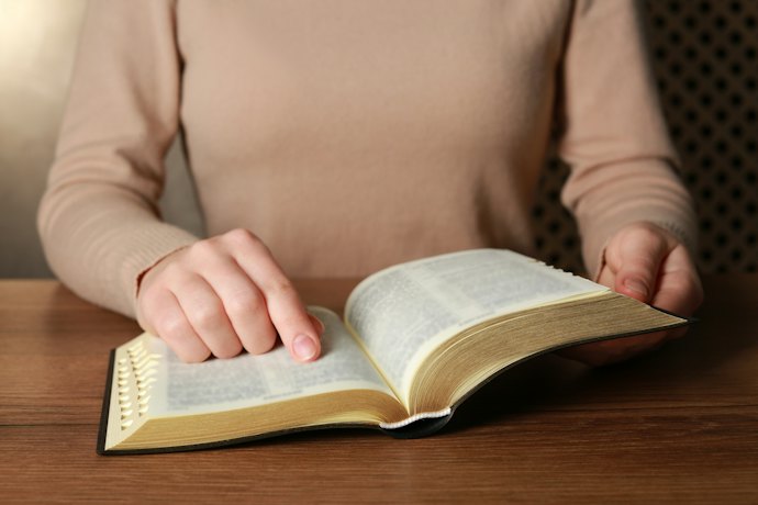 Para um Estudo Mais Crítico, Prefira Traduções com Equivalência Formal, como a Almeida