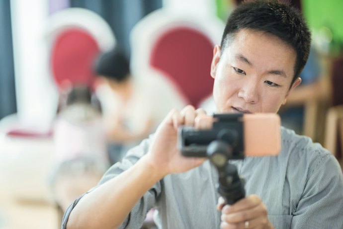 Para Gravar Parado ou com Pouco Movimento, Considere Gimbals de 2 Eixos