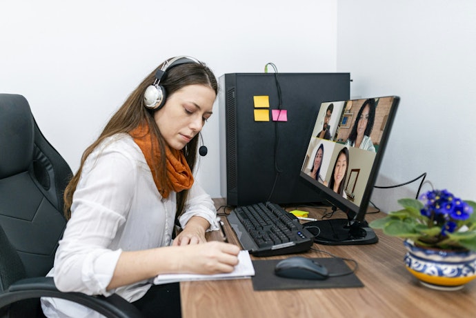 Bateria: Escolha Modelos com Autonomia de 10 Horas para Usar Durante Todo o Expediente