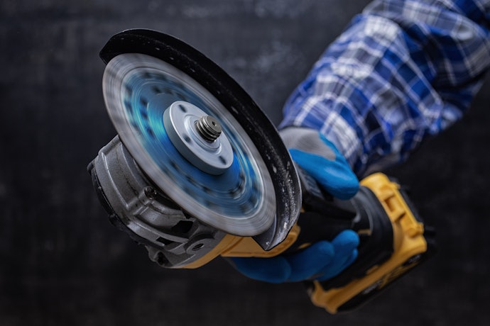 Se Precisa de Cortes Profundos em Grande Escala, Opte por Discos de 7" ou 9" (180 a 230 mm)