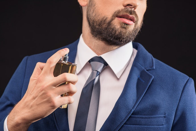 Se Busca um Aroma Marcante, Prefira um Perfume Árabe Masculino Amadeirado