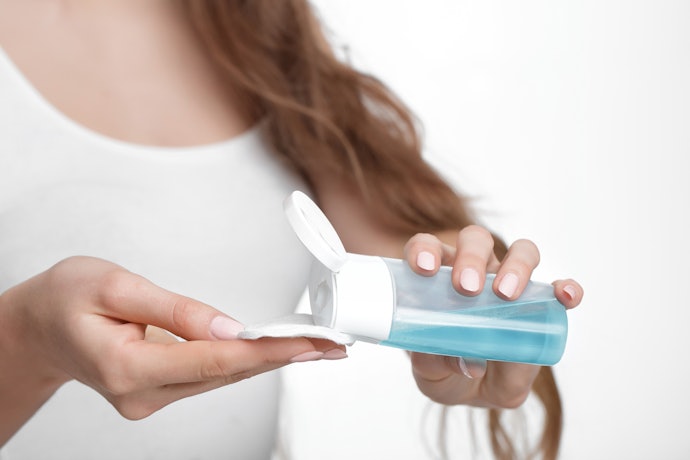 Óleo de Melaleuca: Ação Antibacteriana para Peles com Acne