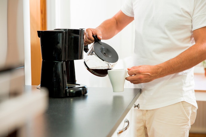 Para Preparar Café Filtrado no Dia a Dia, Escolha uma Cafeteira Elétrica Simples