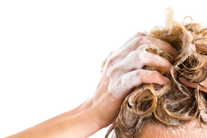 Para Fios Loiros e Brancos, Prefira Shampoo que Pinta o Cabelo em 3 Minutos