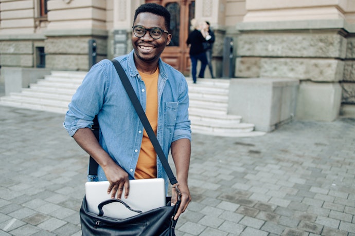 Para Homens, Opte por Bolsa para Notebook Masculina Executiva ou Mochila