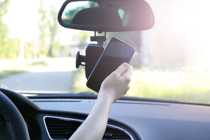 Suporte no Retrovisor: Oferece Melhor Visibilidade, Sem Perder o Foco no Trânsito