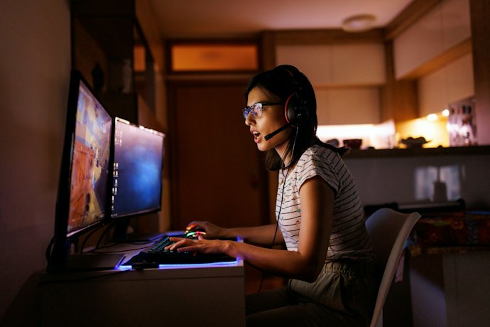 Jogos: Atualização de 120 Hz, Taxa de Resposta de 0.5 ms e Tecnologias que Melhoram o Desempenho