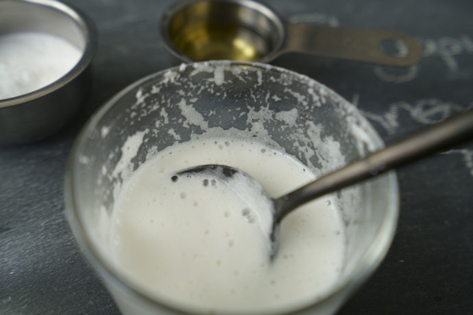 Para Clarear os Pelos do Corpo, a Água Oxigenada 10 Volumes é o Suficiente